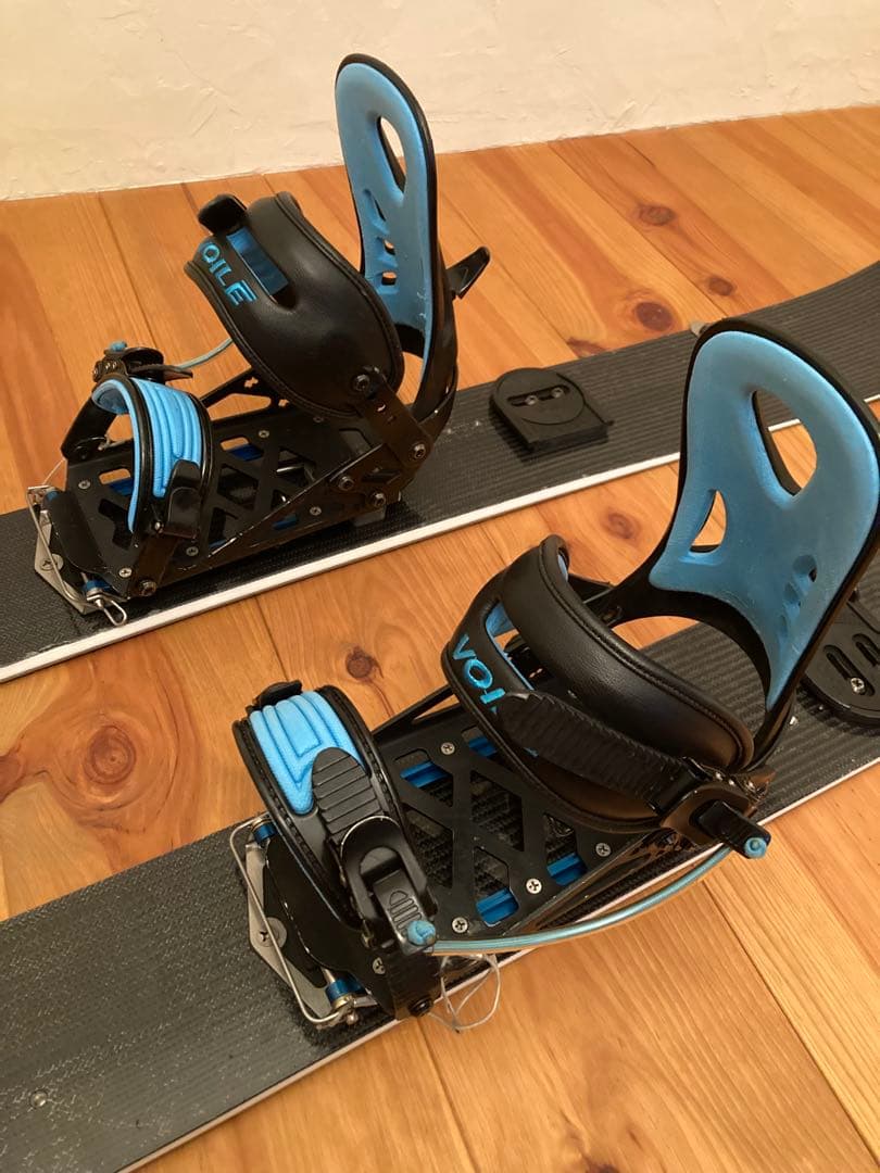 VOLTAGE design スプリットボード163、ビンディング、スキーシール