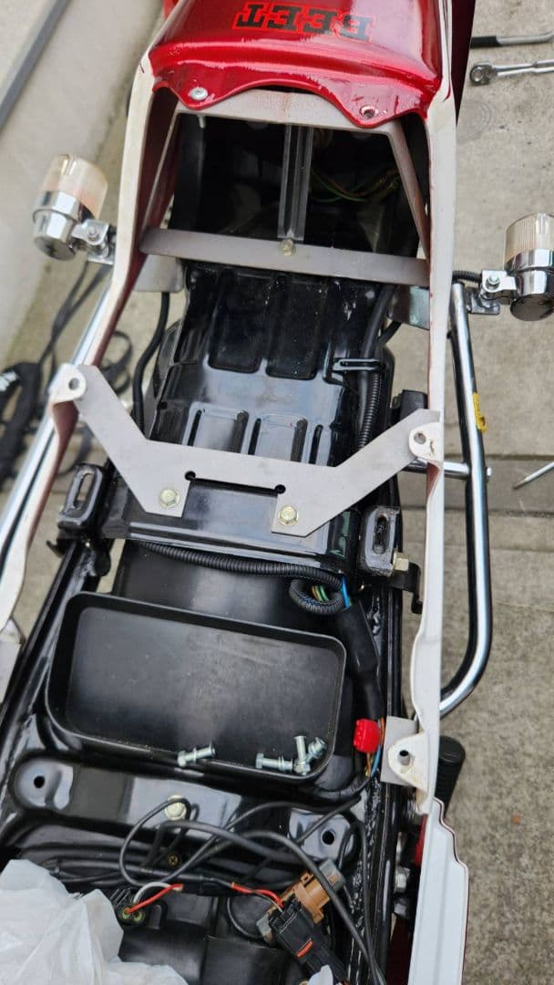 CB400N　BEET テールカウル・テールカウルステー