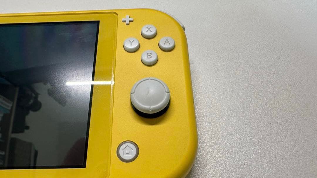 Nintendo Switch Lite イエロー 本体 充電器 ケース 箱付き