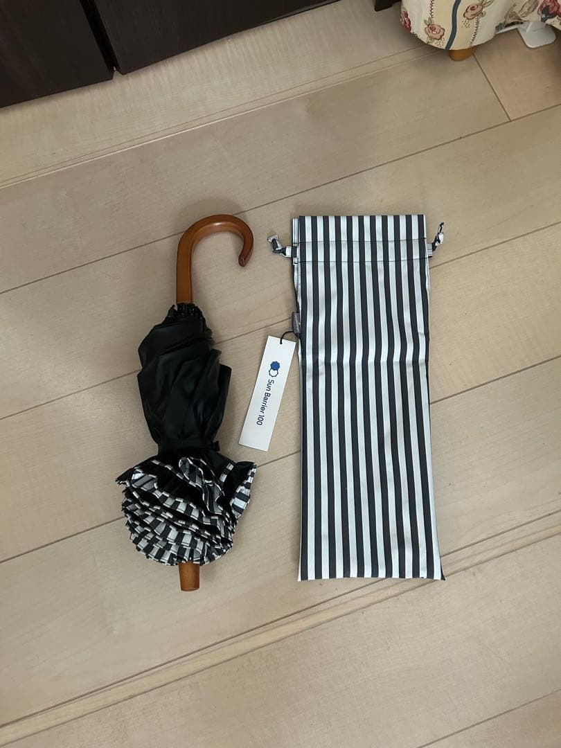 SAKIです　サンバリア100 折り畳み日傘