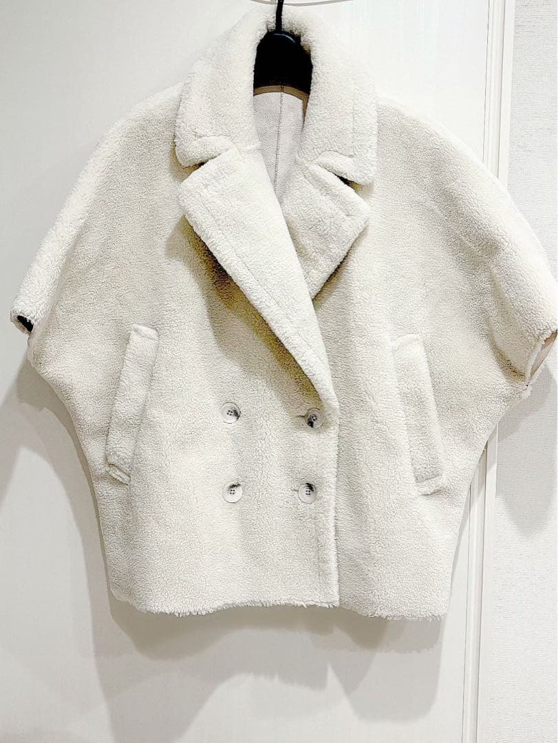 （アッキー）スタニングルアー　ボアポンチョ　アイボリー1