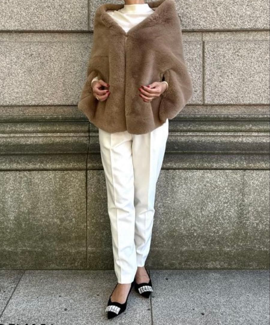 【JENNE】 リッチボリュームファーケープ ベージュ　美品