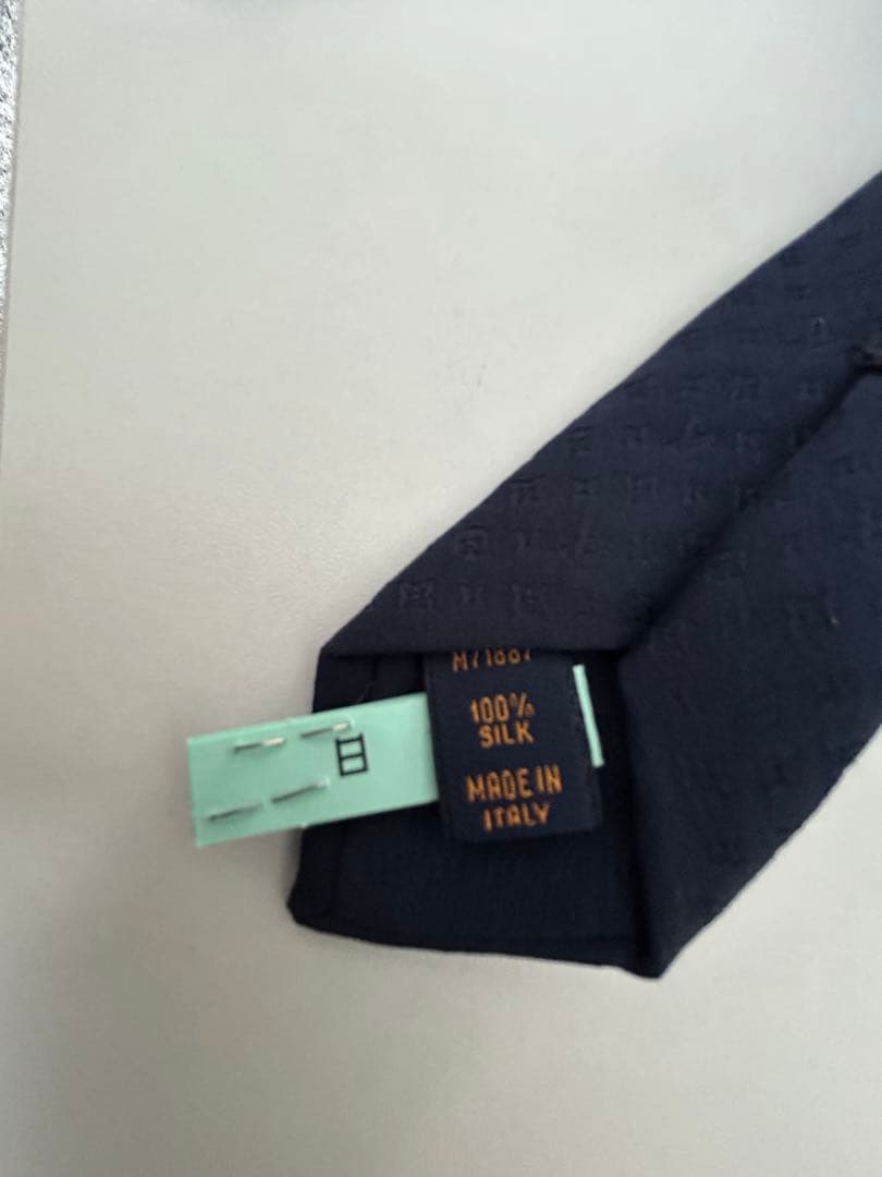 LOUIS VUITTON ネクタイ　ネイビー　クリーニング済み　モノグラム