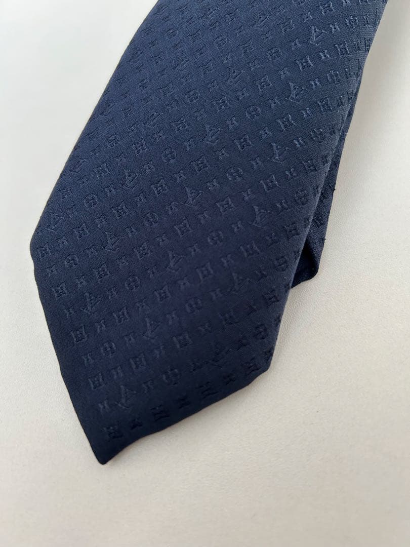LOUIS VUITTON ネクタイ　ネイビー　クリーニング済み　モノグラム