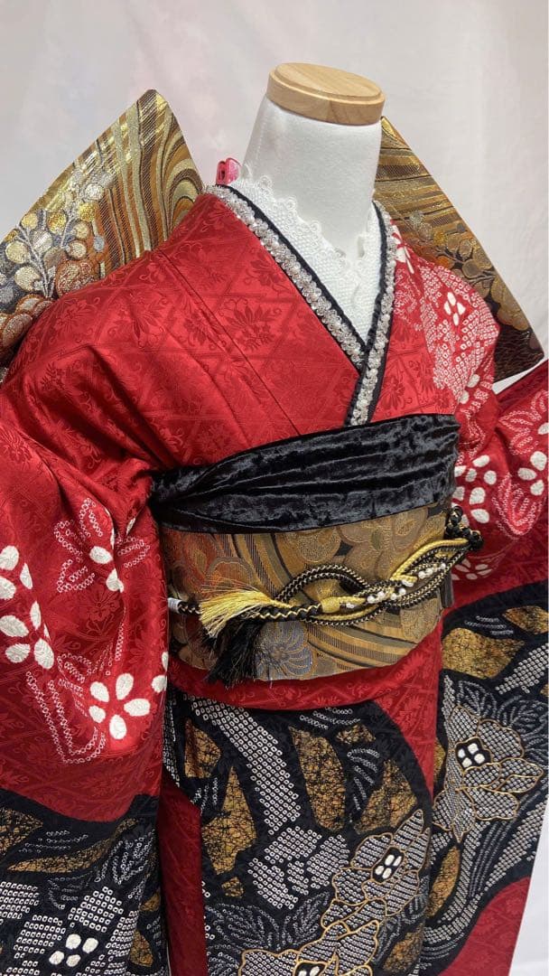 牡丹 絞り 金彩 黒 正絹　振袖 成人式　振袖3点セッQR