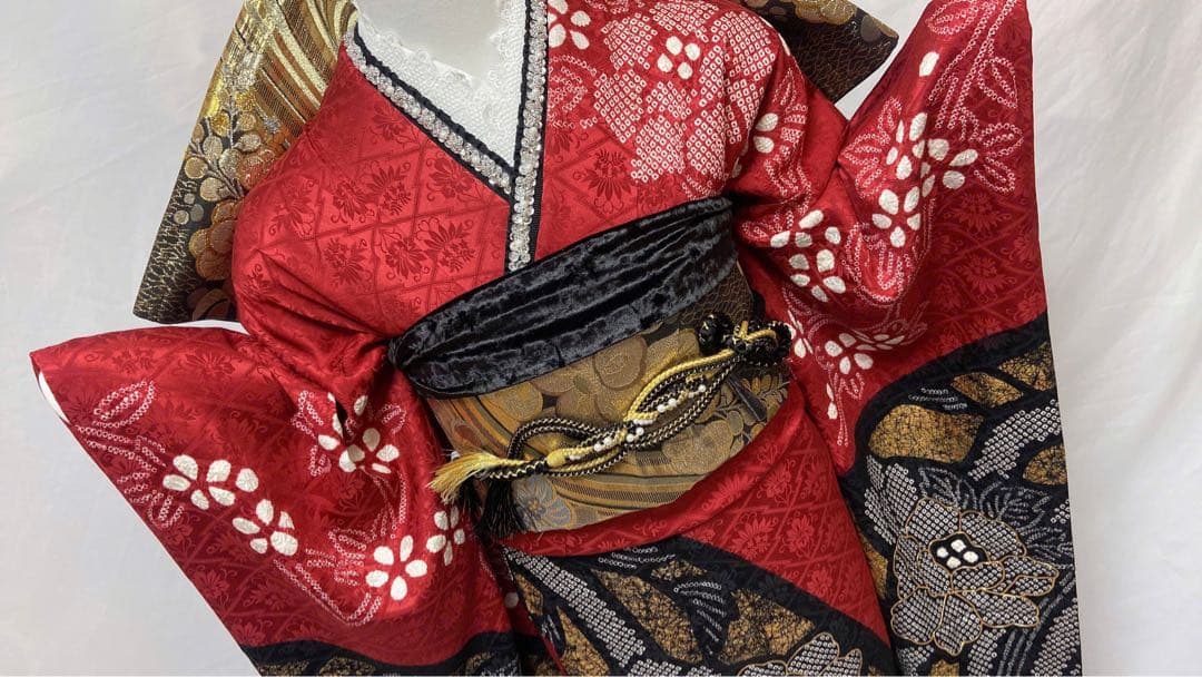 牡丹 絞り 金彩 黒 正絹　振袖 成人式　振袖3点セッQR