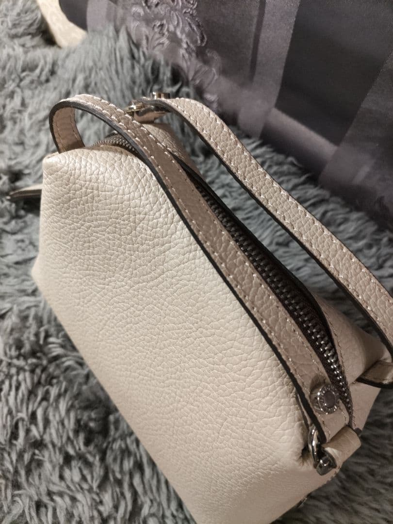 ジャンニキアリーニ レザー ショルダーバッグ