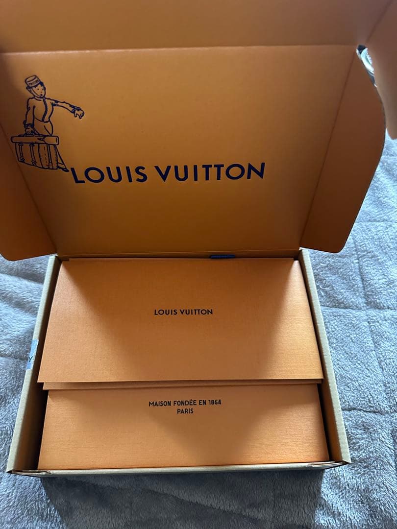 Louis Vuitton チェリーブロッサムポルトフォイユカプシーヌコンパクト