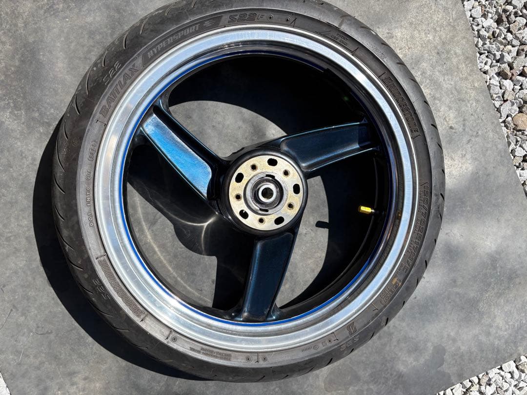 ゼファー1100前後ホイール