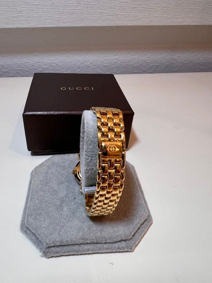 GUCCI ゴールド アナログ腕時計