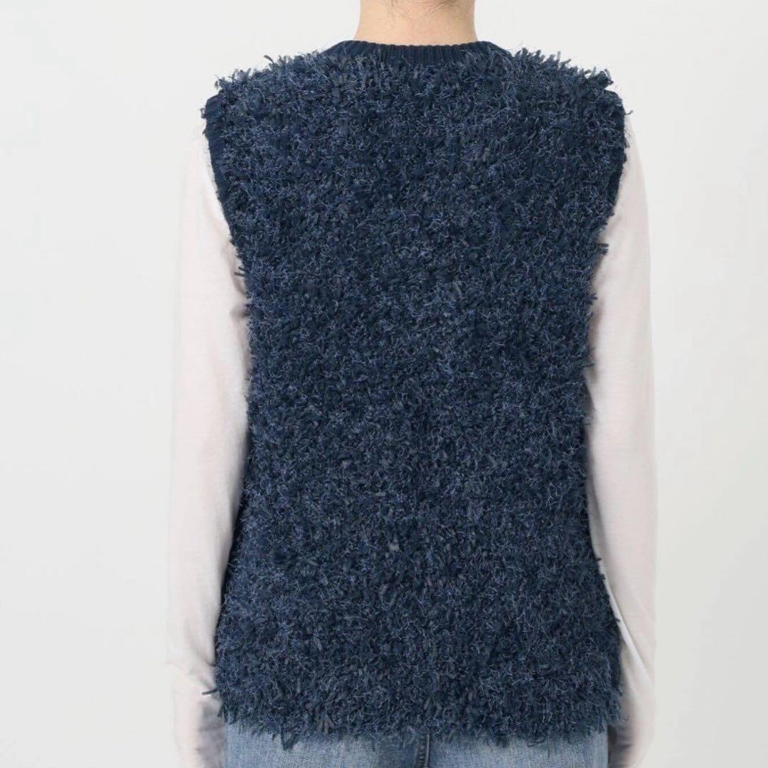 新品　LaTotalite フェザーベスト　フリー　ブルー今季完売