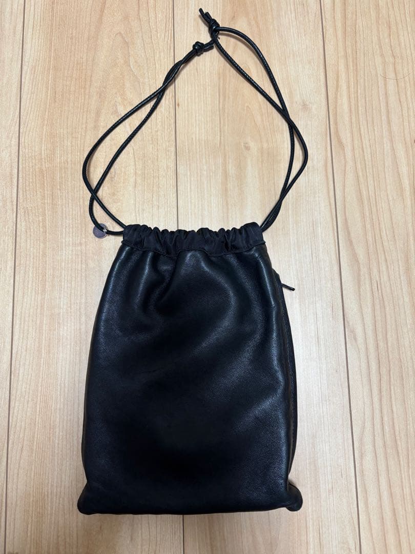 DECI 巾着　レザーリバーシブル　ovy 大藤