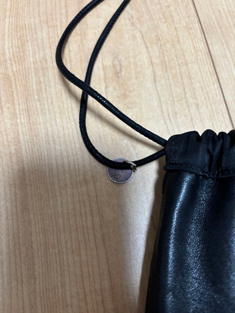 DECI 巾着　レザーリバーシブル　ovy 大藤