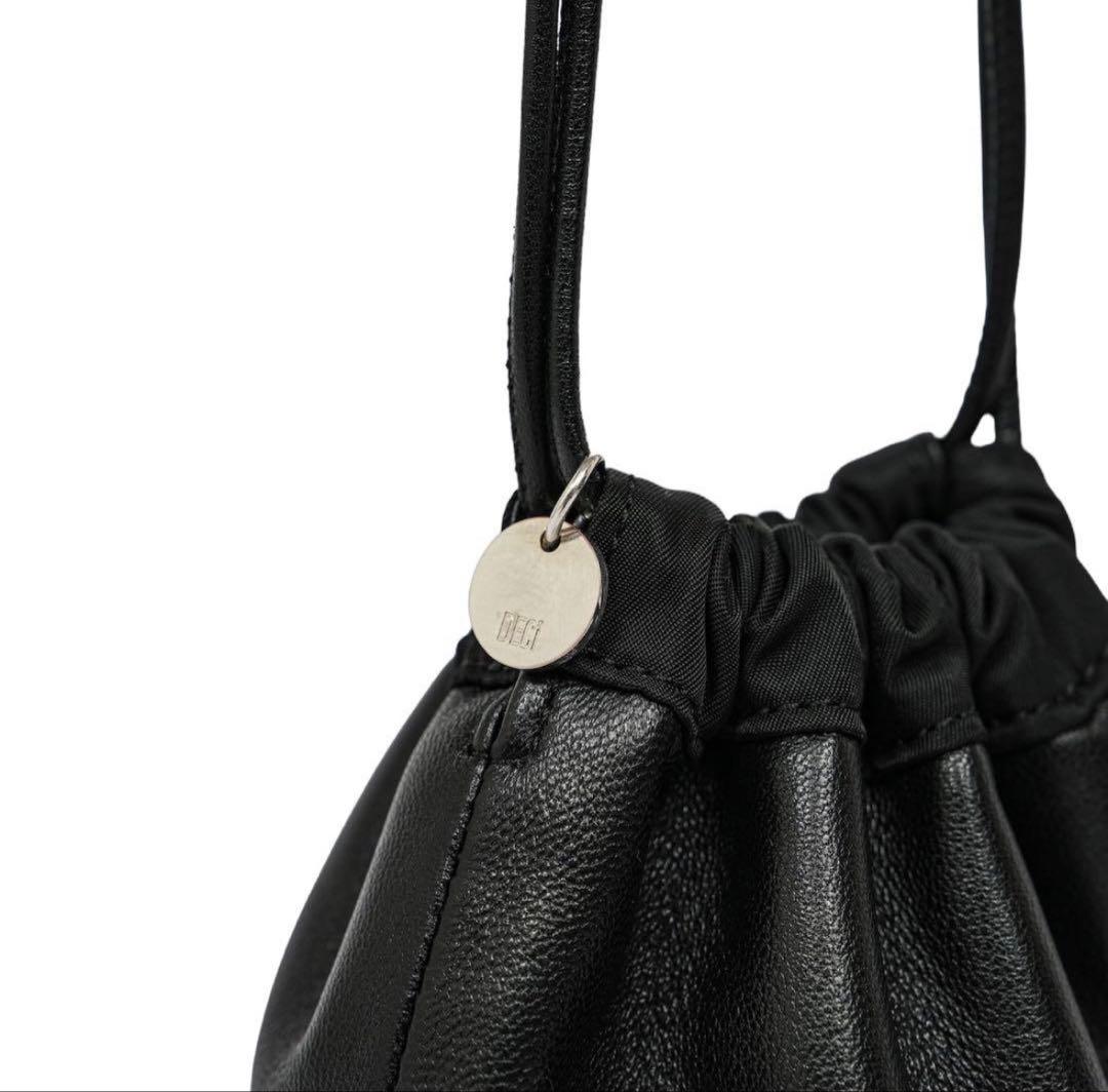 DECI 巾着　レザーリバーシブル　ovy 大藤