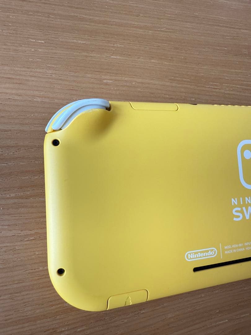 Switchライト本体 イエロー