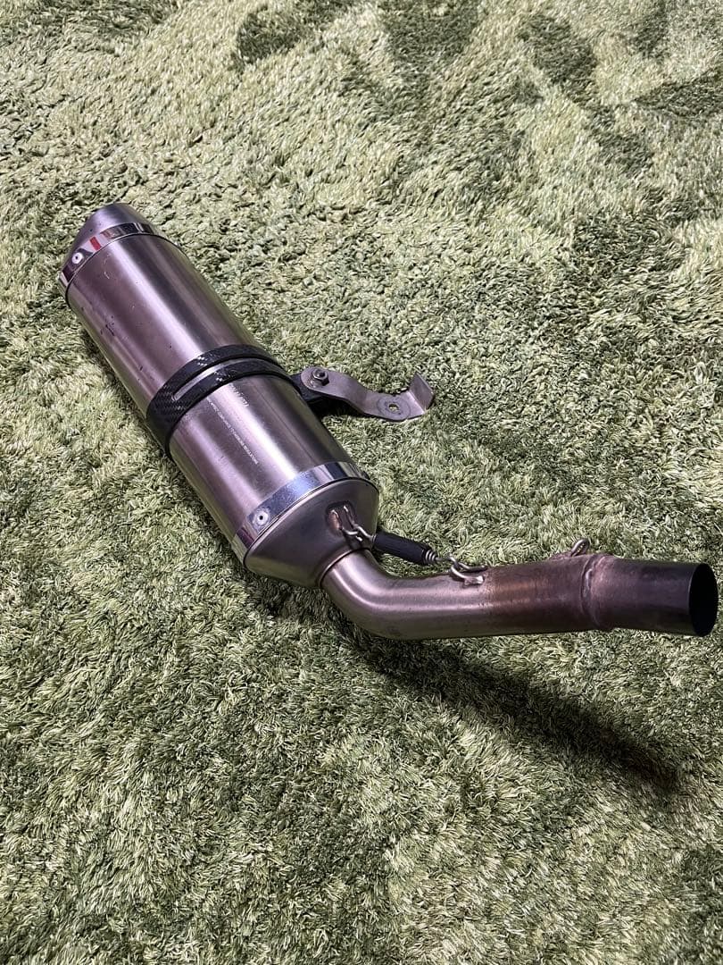 ARROWマフラー　トライアンフ　ストリートトリプル用(07〜12)