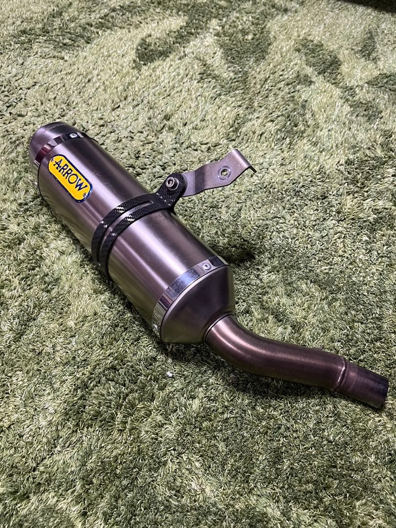 ARROWマフラー　トライアンフ　ストリートトリプル用(07〜12)