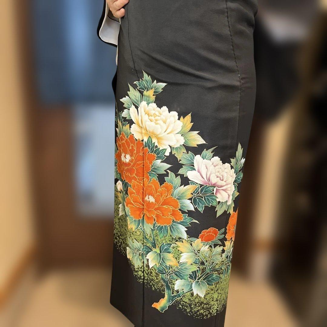 美品　華やか　正絹　黒留袖 　花柄刺繍 　着物　リメイク