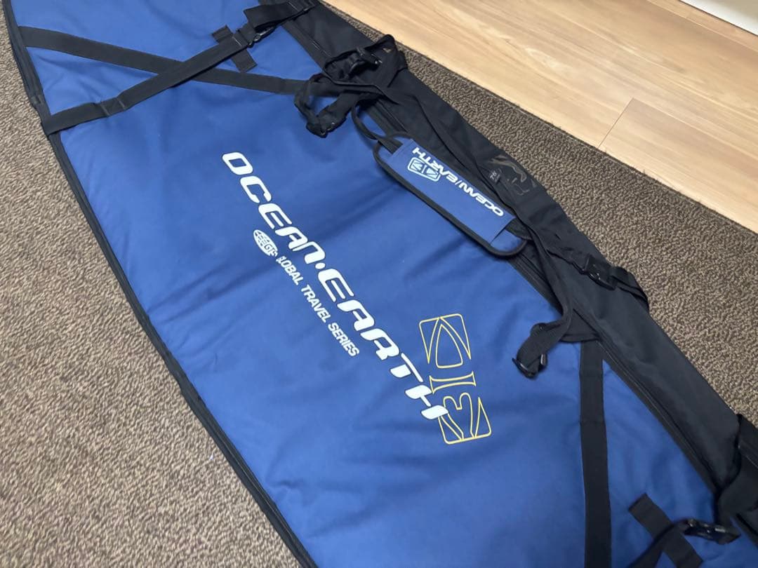 ★送料無料・美品★お洒落　オーシャンアース　サーフボードハードケース　2枚　収納