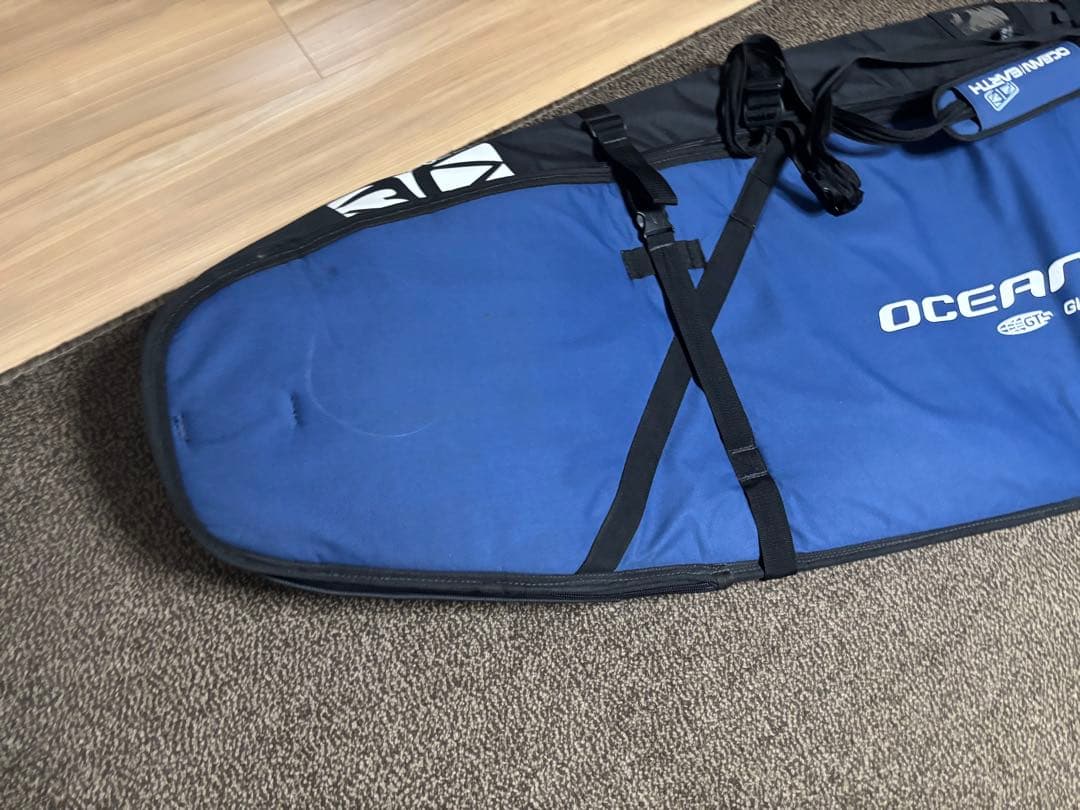 ★送料無料・美品★お洒落　オーシャンアース　サーフボードハードケース　2枚　収納