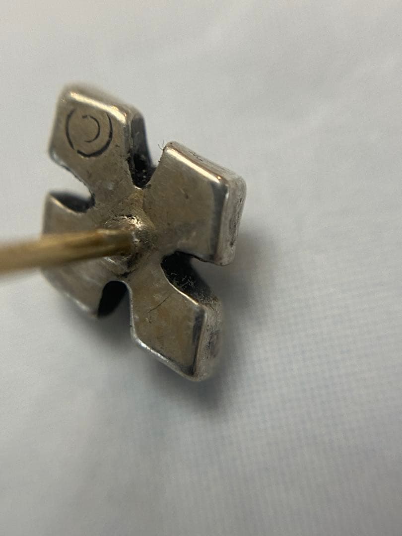 ビルウォールレザー　スカル、Cクロスピアス　2点セットで