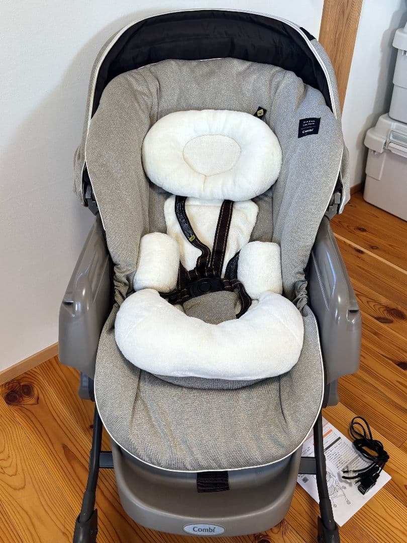 コンビスウィングベッド&チェア ネムリラAUTO SWING BEDi EG