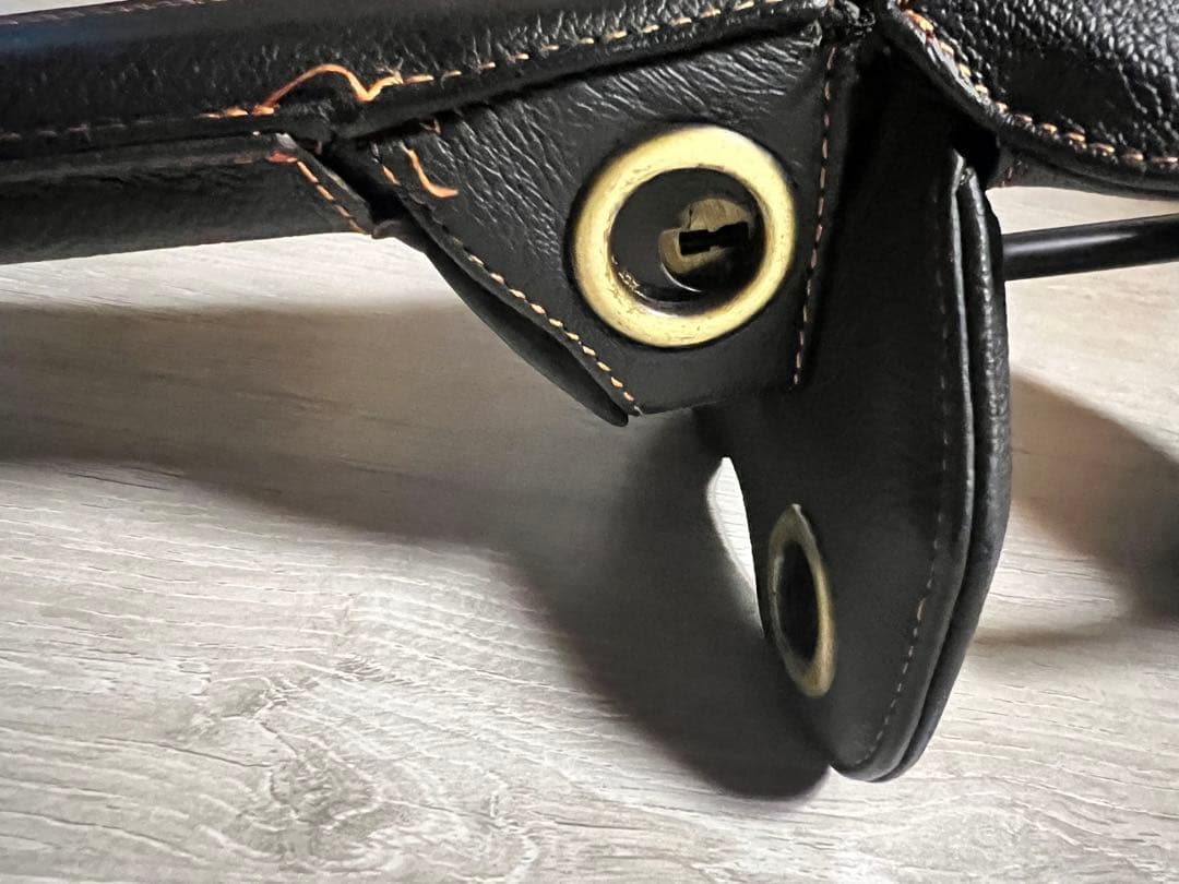 ステアリングロック　ハンドルロック　TRD