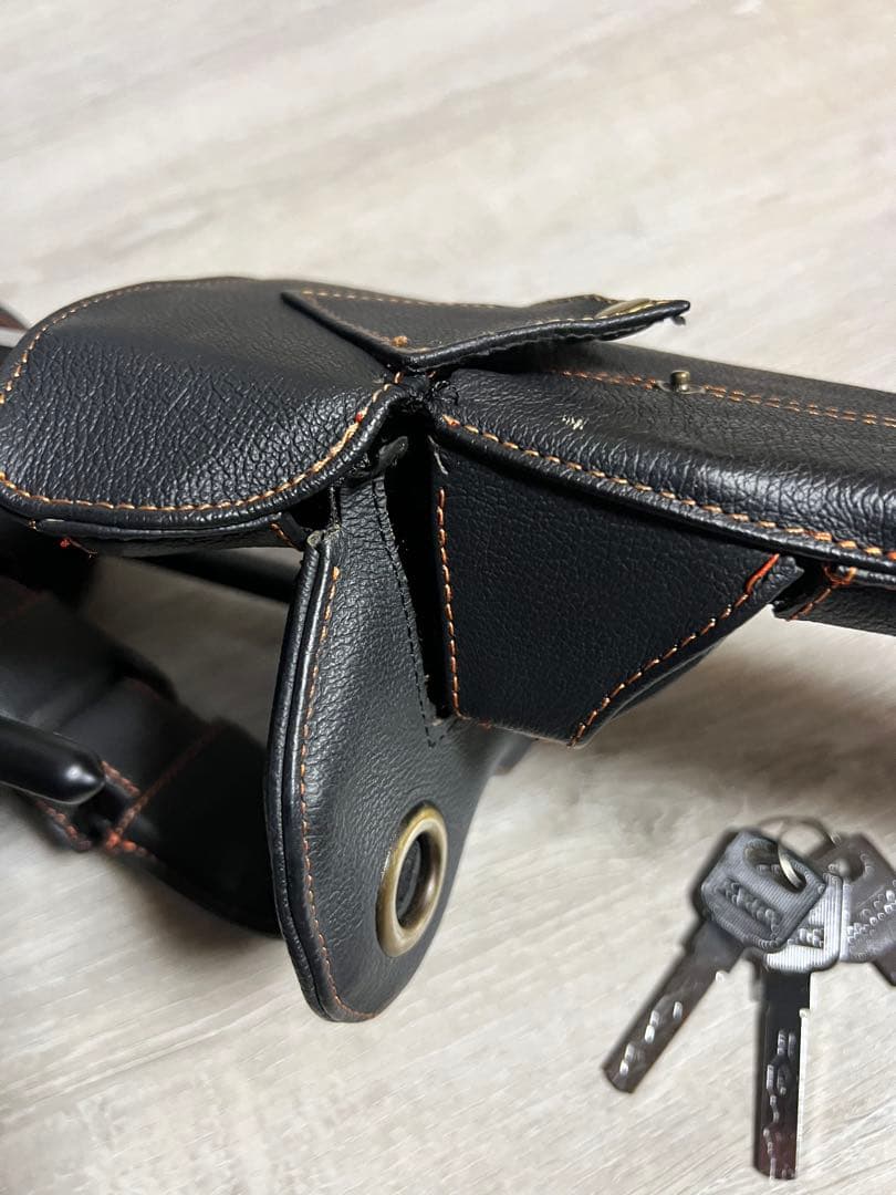 ステアリングロック　ハンドルロック　TRD