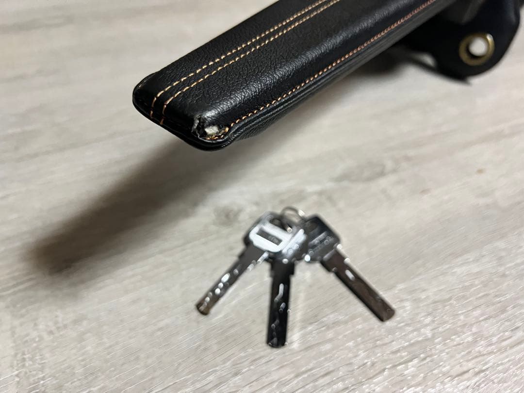 ステアリングロック　ハンドルロック　TRD