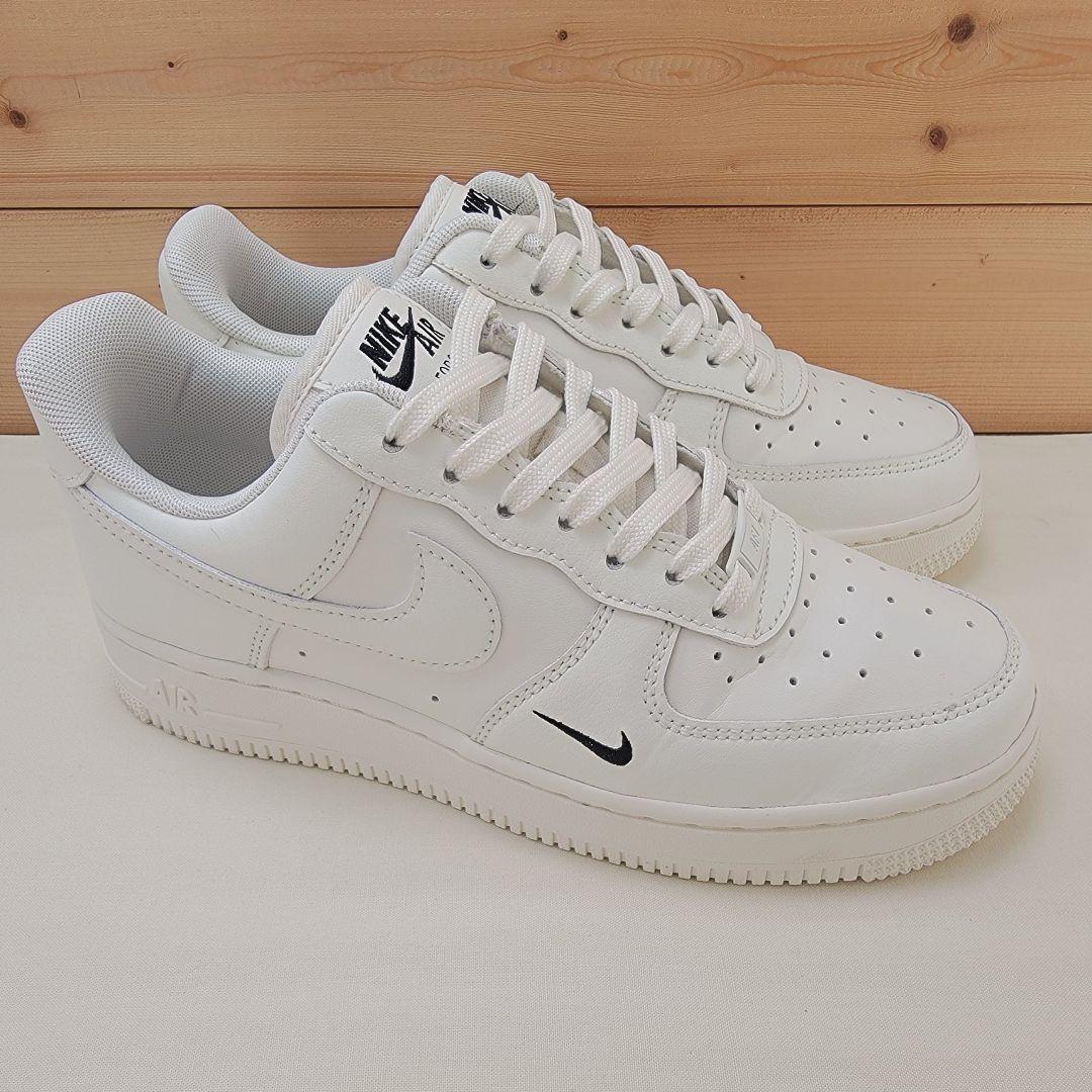 ナイキ ウィメンズ エアフォース1 ’07 エッセンシャル 24cm