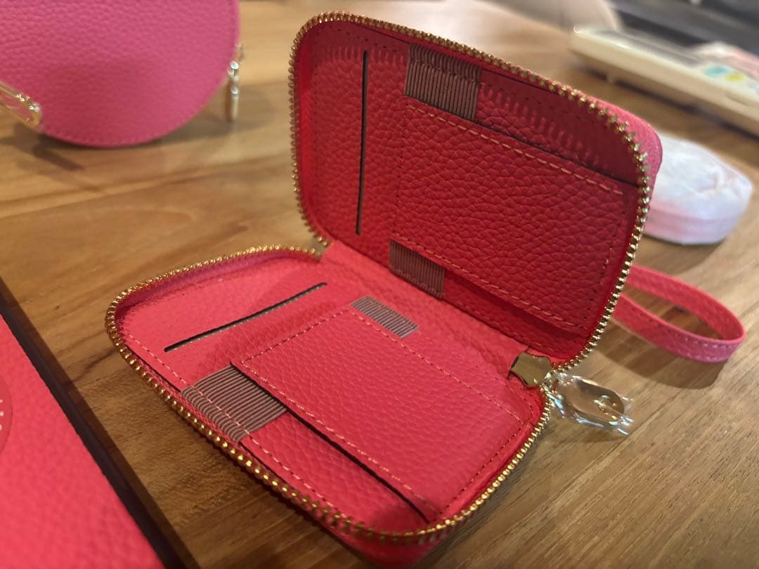 CUSTYPE iPhone15ケース