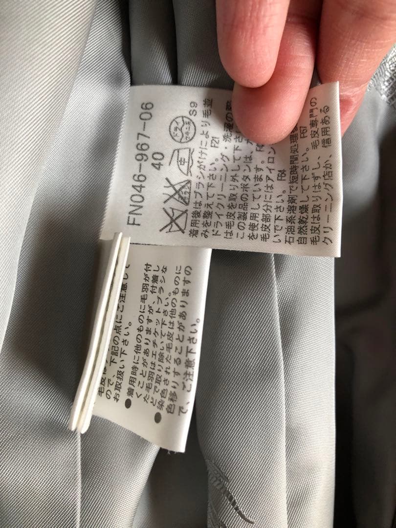 ぺんたろうBurberry バーバリー　グレー　ロングコートラビットファー