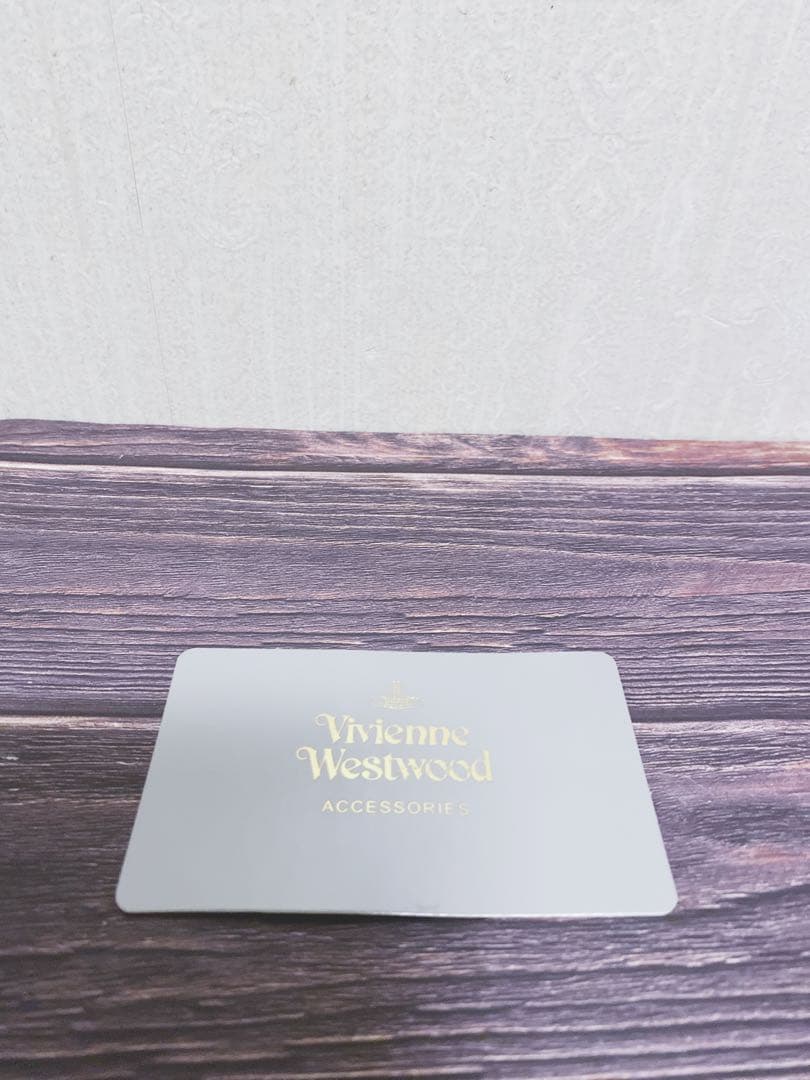 〔新品未使用〕ヴィヴィアンウエストウッド　折り財布