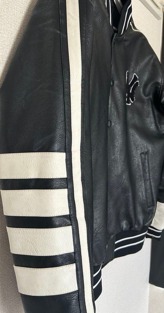 MLB ニューヨークヤンキース　スタジャン ブラック　マジェスティック