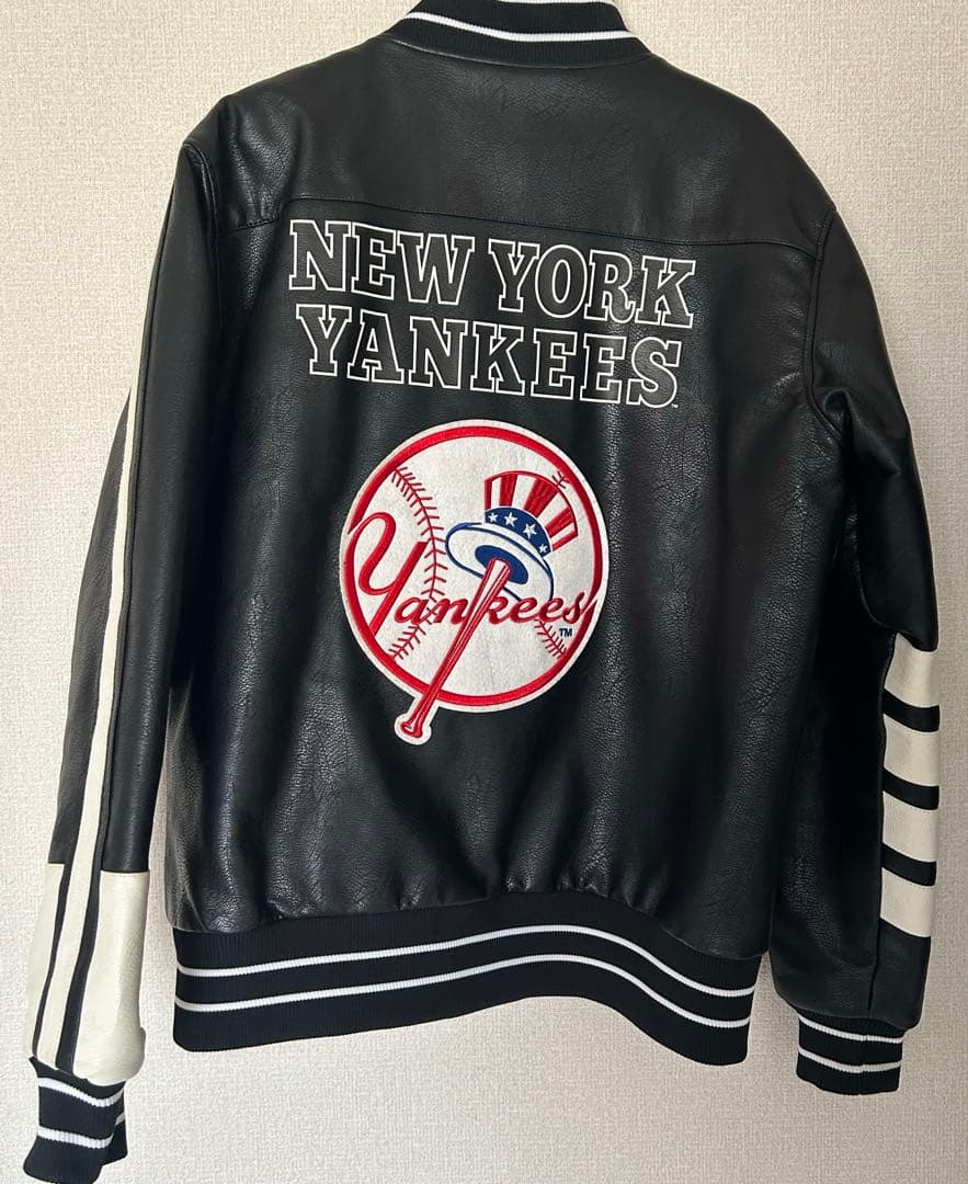 MLB ニューヨークヤンキース　スタジャン ブラック　マジェスティック