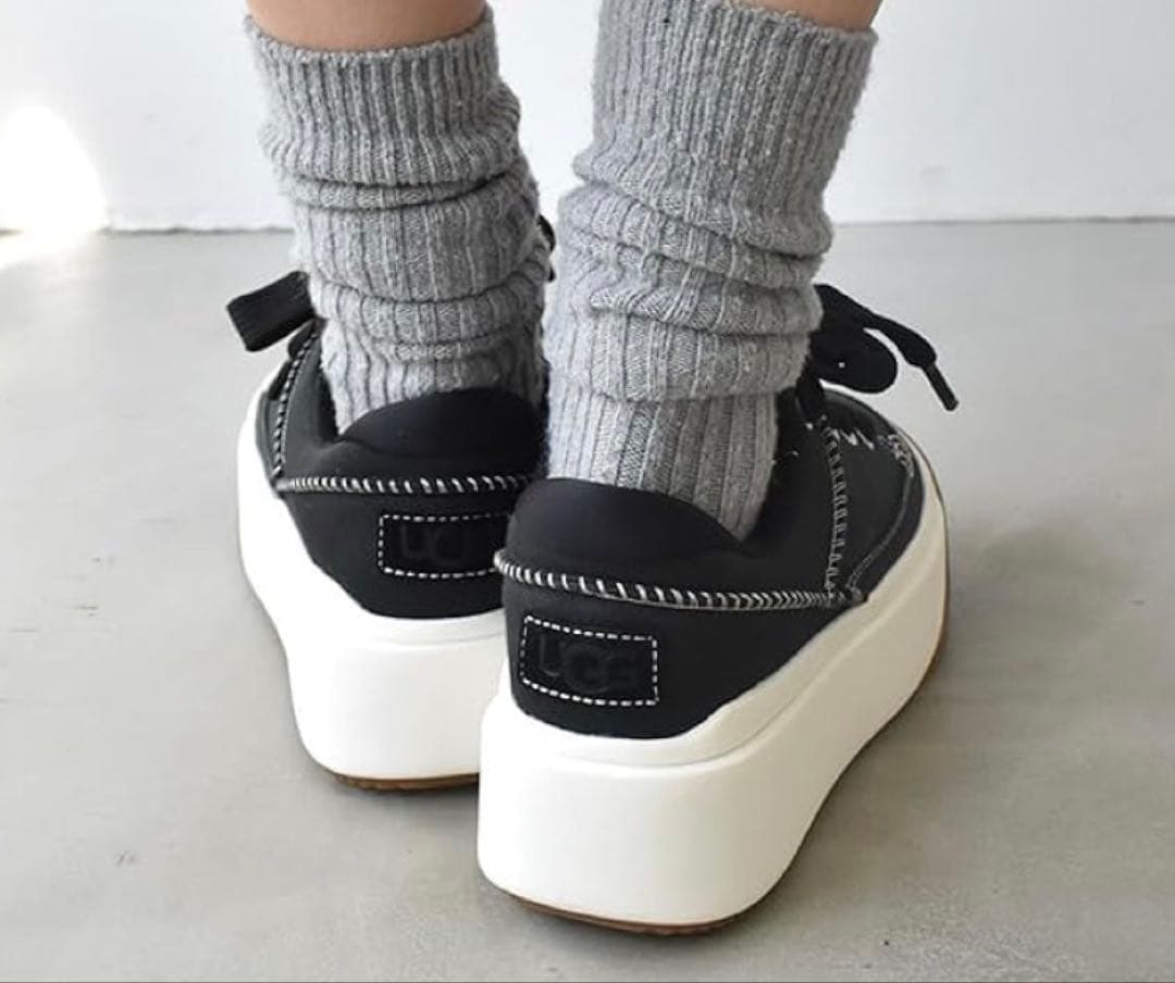 【美品】UGG イージー ダジット エッセンシャル レースアップ 黒 24.5