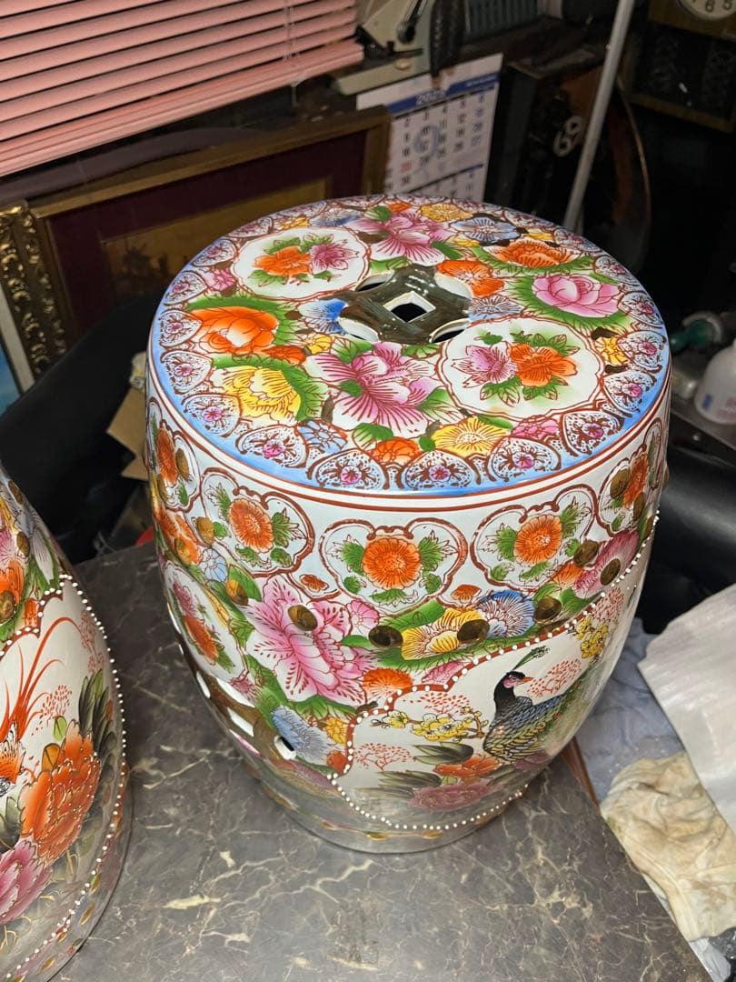 shotaです 九谷焼陶器椅子 九谷焼のような陶器 中国陶器 超貴重な陶器