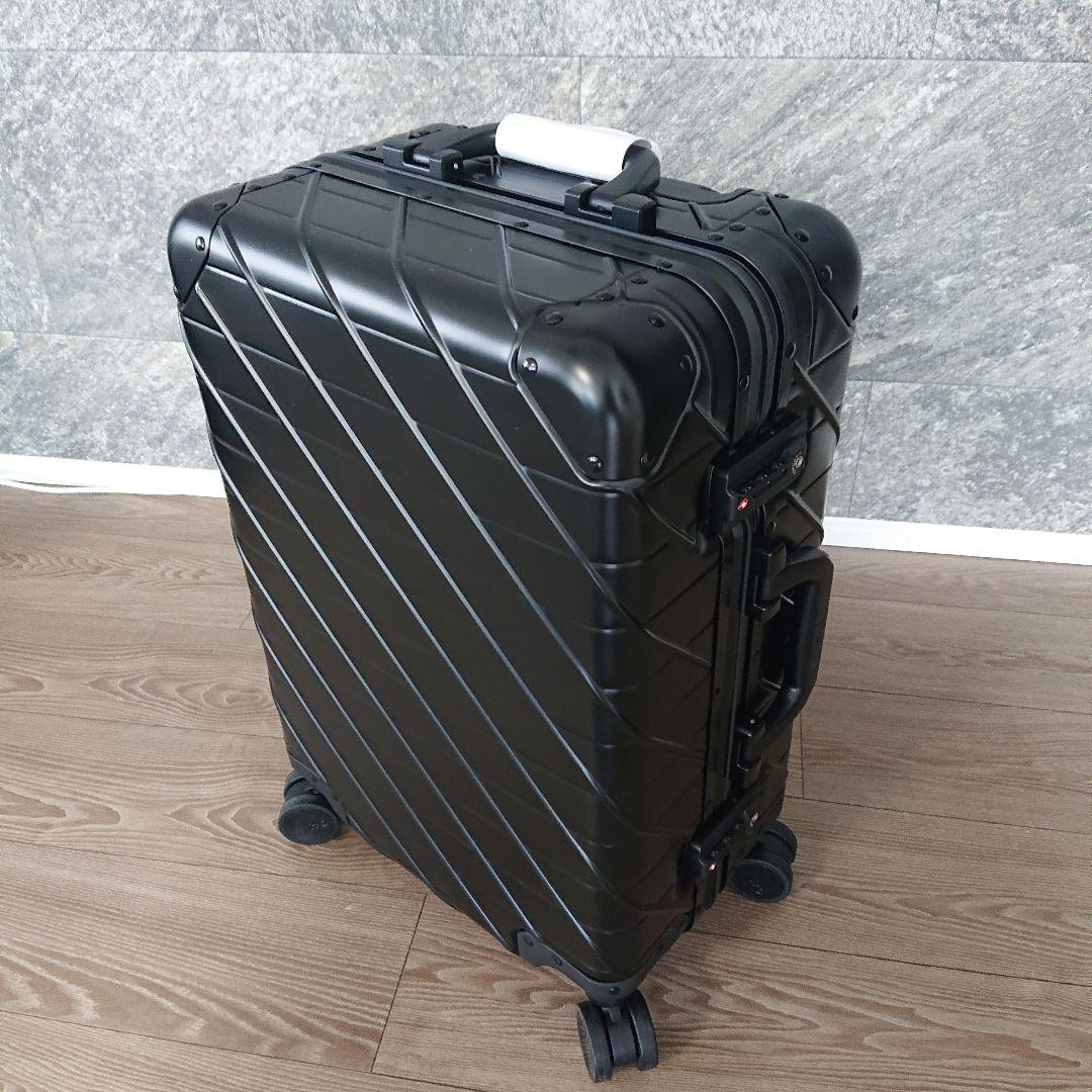Macadamia 高級アルミスーツケース 【機内持ち込み】