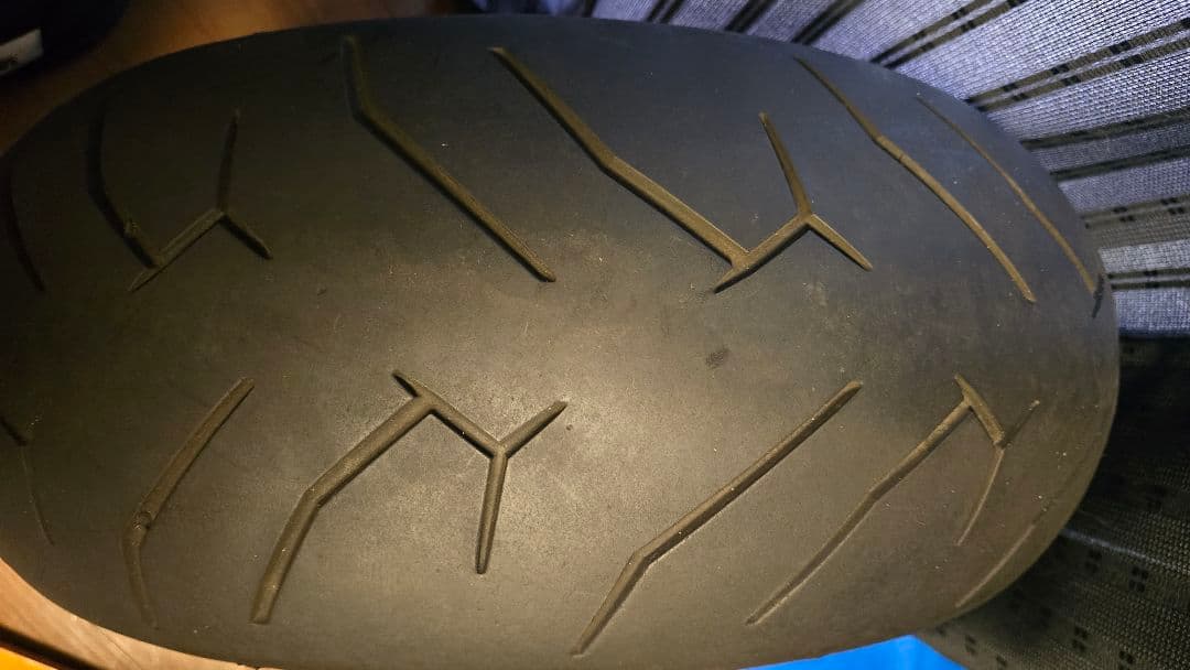 DUCATI　Diavel　 ピレリタイヤ付きリアホイール