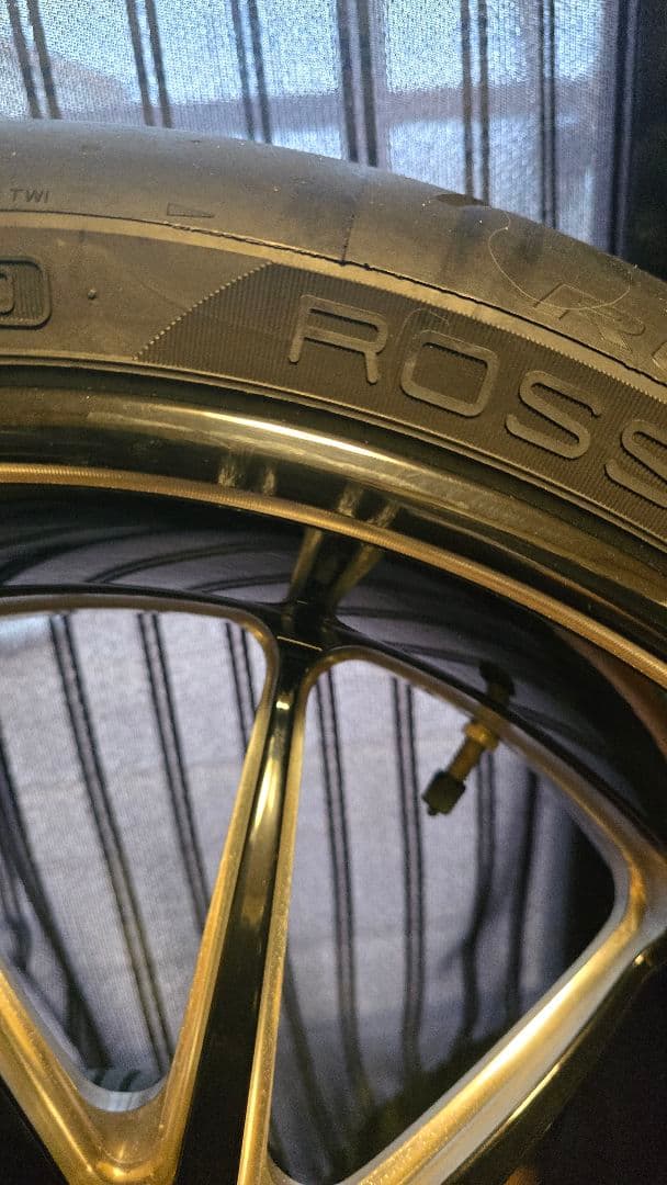 DUCATI　Diavel　 ピレリタイヤ付きリアホイール