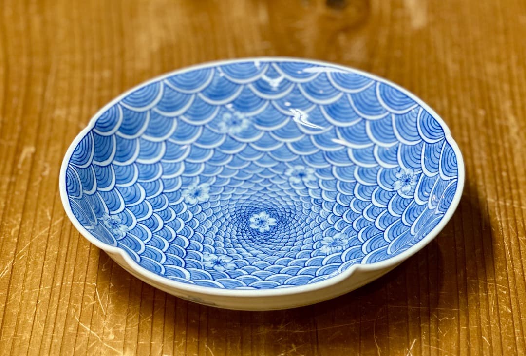 【値下げ】新品　平戸青海波桜　盛鉢　平戸三川内焼　平戸祐祥窯　染付　新築祝