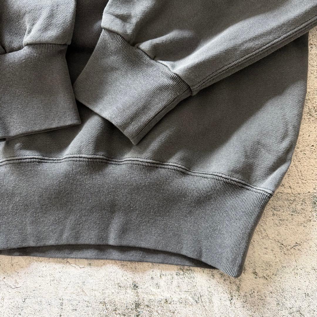 タグ類無 Whim Gazette ピグメントロゴウラケプルオーバー DG