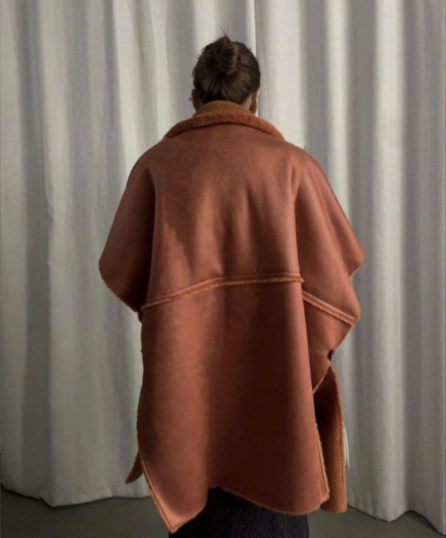 新品　Ameri　REVERSIBLE BOA PONCHO COAT