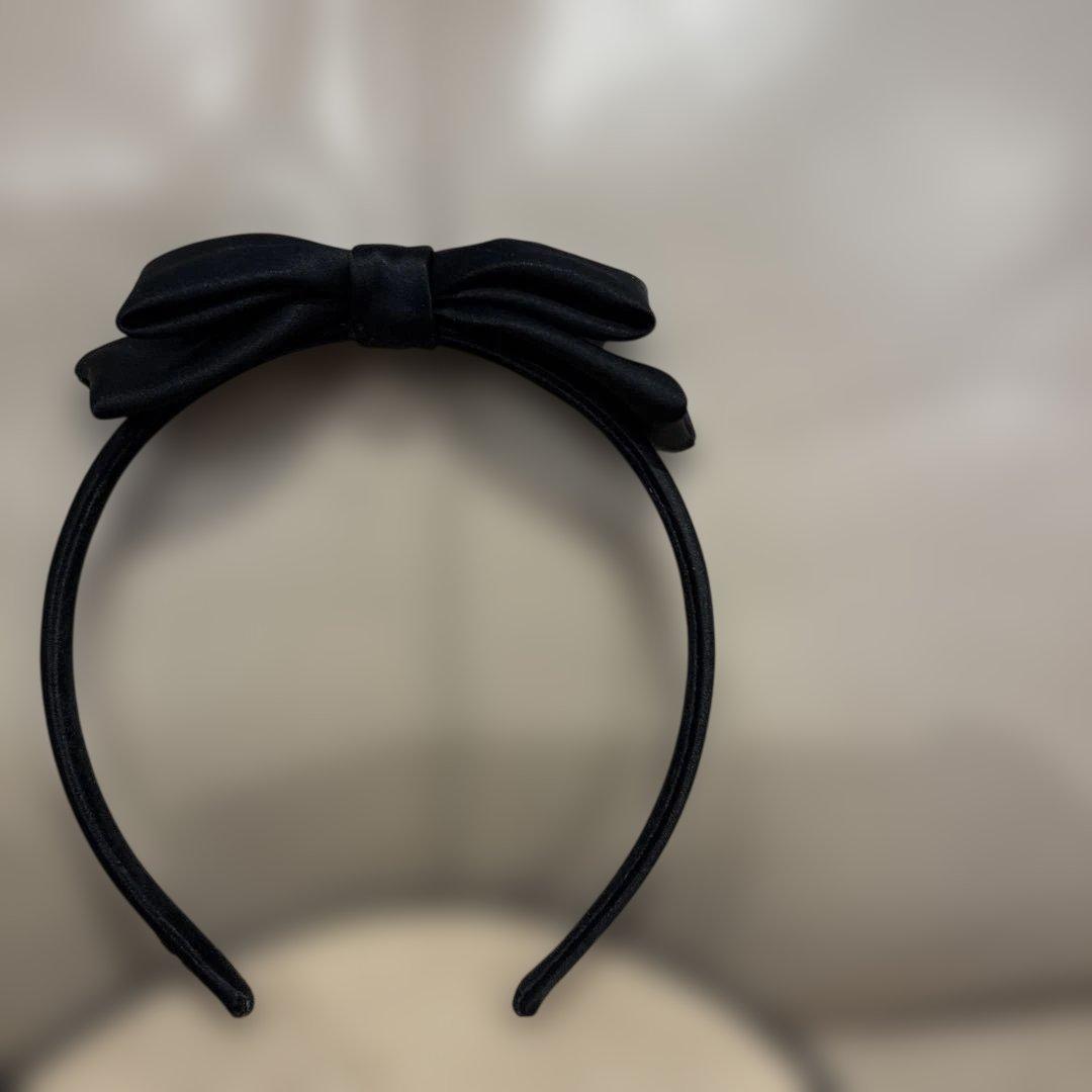 ALEXANDRE DE PARIS ￼ サテン　黒ぷっくりリボンカチューシャ