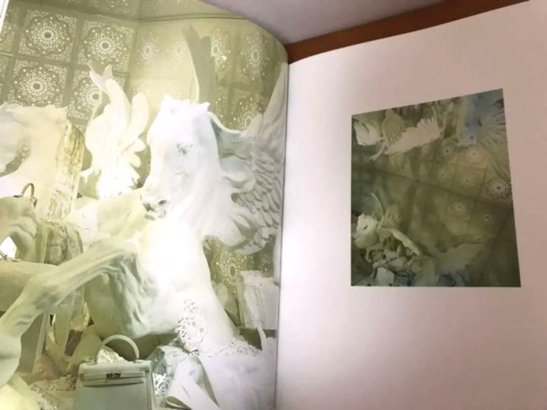 Les Vitrines Hermes ／ Le Monde d'Hermès