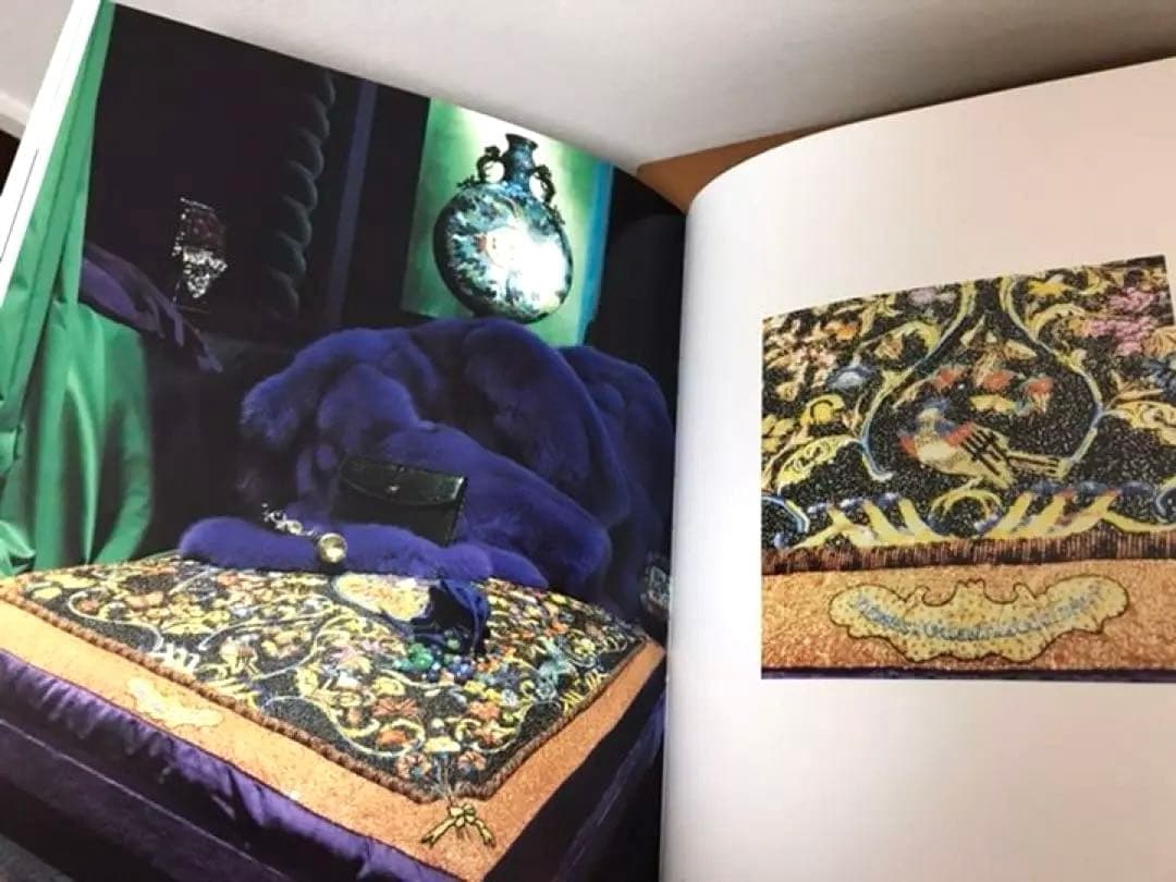 Les Vitrines Hermes ／ Le Monde d'Hermès