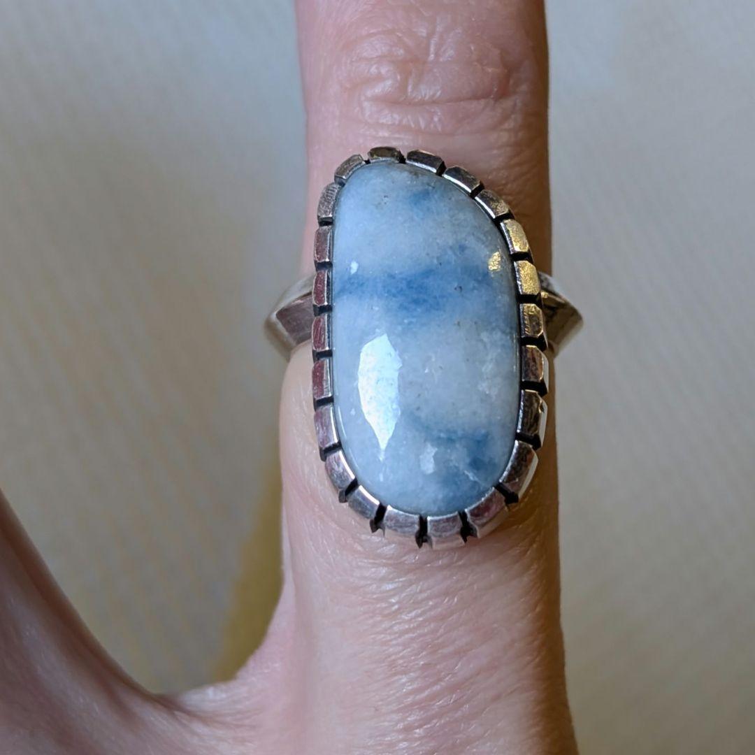 ハンドメイドの糸魚川翡翠リング　インディアンジュエリー風　オールハンドメイド！