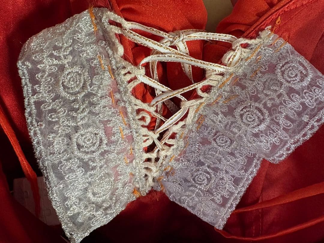 アーバンブランシュ　オフショルダーフリルドレス　サイズM 　Sサイズに調整あり