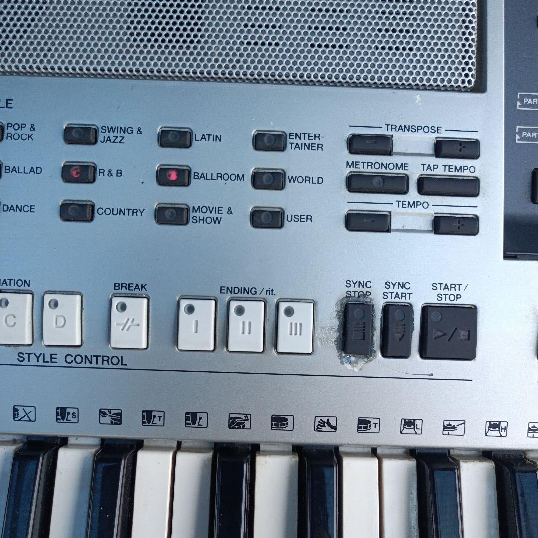 Yamaha PSR-S700 シンセサイザー