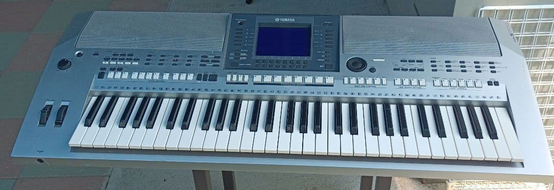 Yamaha PSR-S700 シンセサイザー